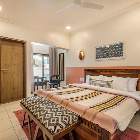 אליבג Saffronstays Gaia, Alibaug - Pool Villa Near Mandwa Jetty Perfect For Large Groups מראה חיצוני תמונה