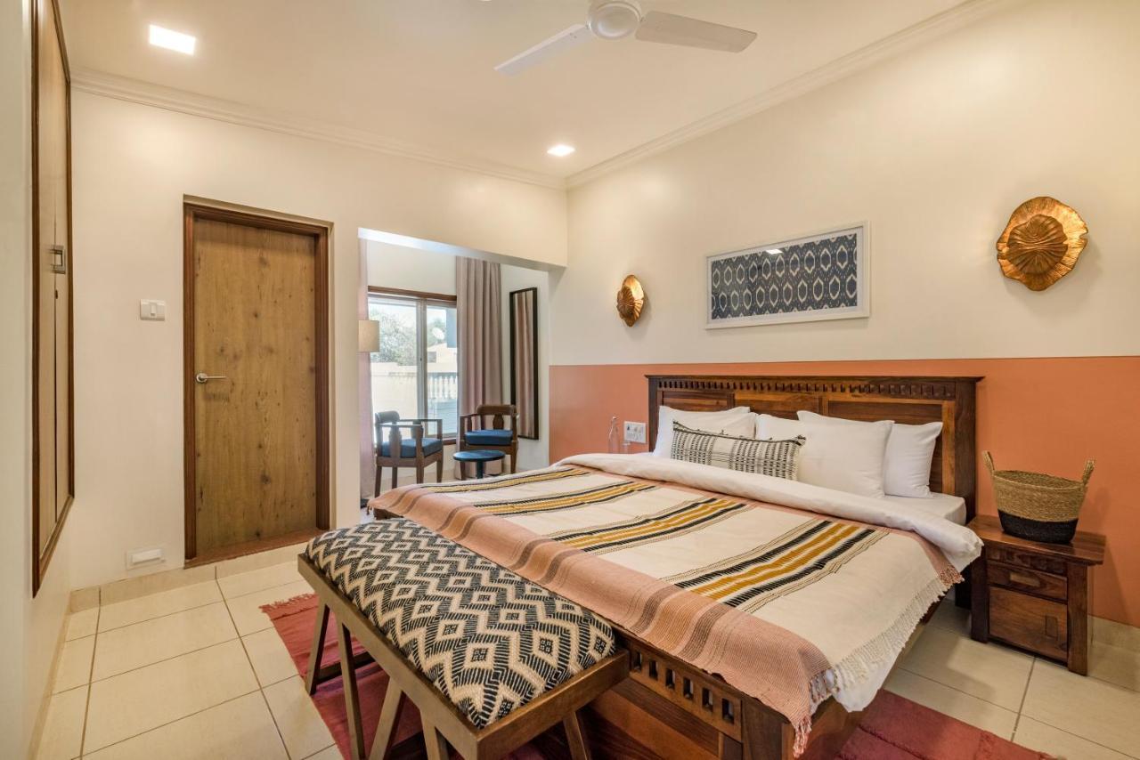 אליבג Saffronstays Gaia, Alibaug - Pool Villa Near Mandwa Jetty Perfect For Large Groups מראה חיצוני תמונה